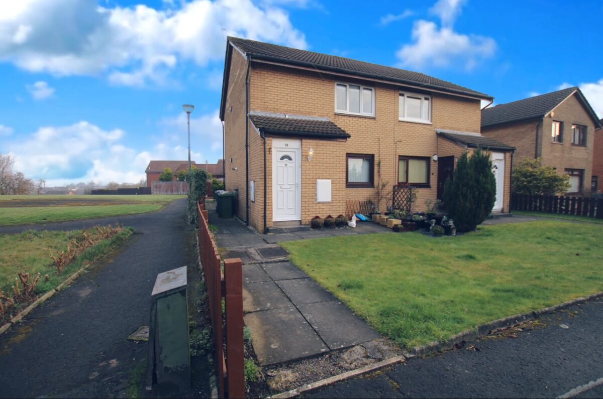 Lynne Drive, Summerston